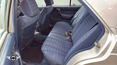Lot 588 - 1991 MERCEDES 190E AUTO