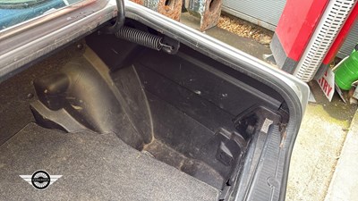 Lot 588 - 1991 MERCEDES 190E AUTO