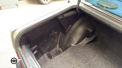 Lot 588 - 1991 MERCEDES 190E AUTO