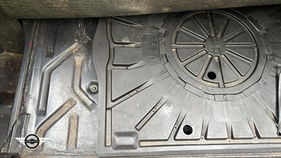 Lot 588 - 1991 MERCEDES 190E AUTO