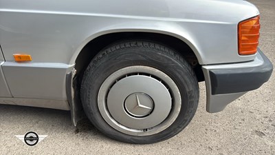 Lot 588 - 1991 MERCEDES 190E AUTO