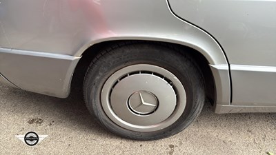 Lot 588 - 1991 MERCEDES 190E AUTO