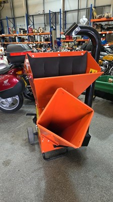 Lot 827 - ECHO BEAR SC3265 PETROL WOOD CHIPPER