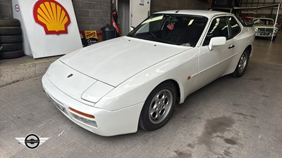 Lot 260 - 1985 PORSCHE 944