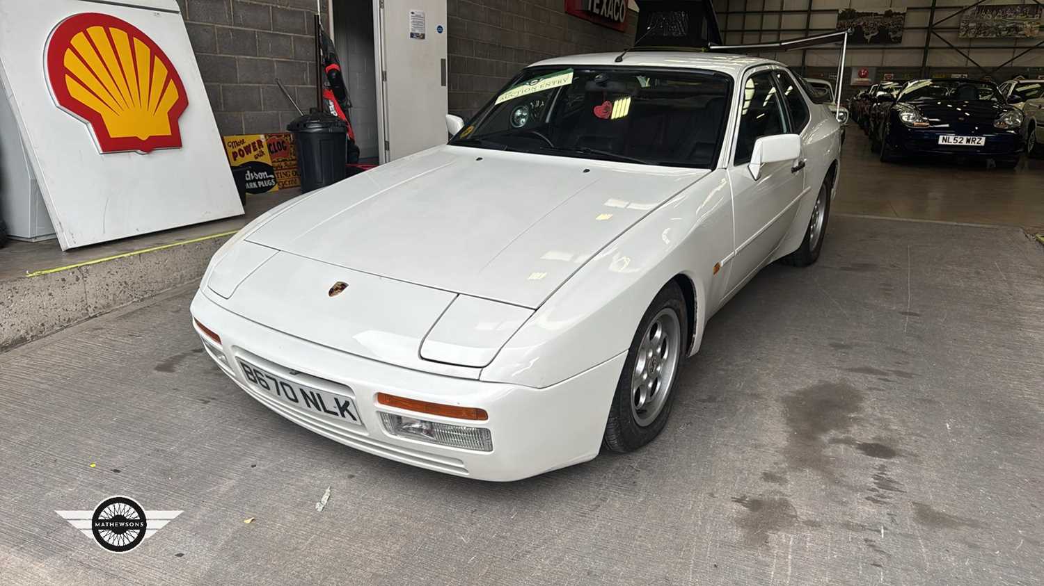 Lot 260 - 1985 PORSCHE 944