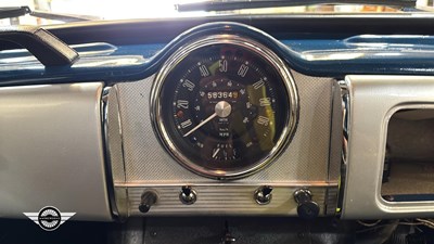 Lot 155 - 1972 MORRIS 6 CWT VAN