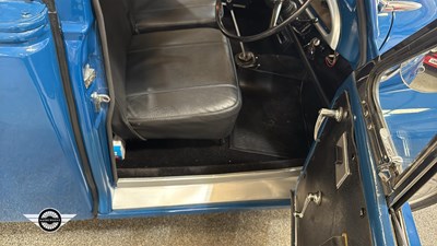 Lot 155 - 1972 MORRIS 6 CWT VAN