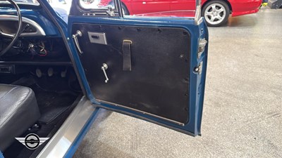 Lot 155 - 1972 MORRIS 6 CWT VAN