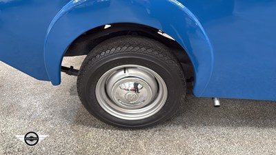 Lot 155 - 1972 MORRIS 6 CWT VAN