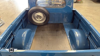 Lot 155 - 1972 MORRIS 6 CWT VAN