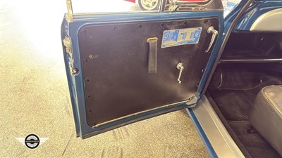 Lot 155 - 1972 MORRIS 6 CWT VAN