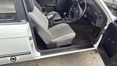 Lot 105 - 1986 BMW 316 CABRIO
