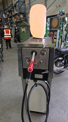Lot 313 - PRATT'S VINTAGE PETROL PUMP