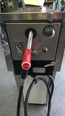 Lot 313 - PRATT'S VINTAGE PETROL PUMP