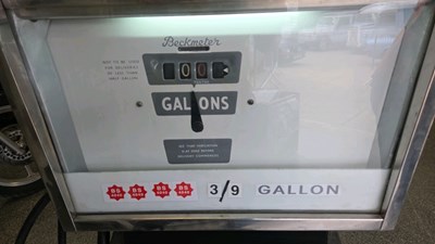 Lot 313 - PRATT'S VINTAGE PETROL PUMP