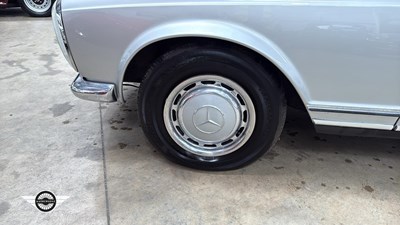 Lot 666 - 1964 MERCEDES 230 SL