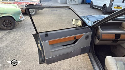 Lot 38 - 1982 ROVER 3500 VITESSE