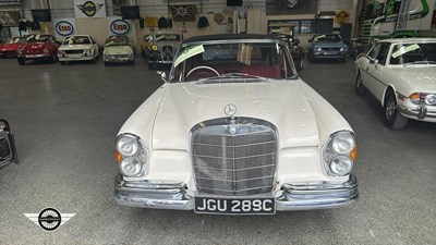 Lot 732 - 1965 MERCEDES