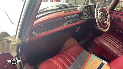 Lot 732 - 1965 MERCEDES