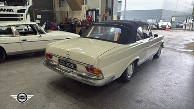 Lot 732 - 1965 MERCEDES