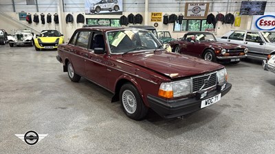 Lot 556 - 1982 VOLVO 244 DL AUTO