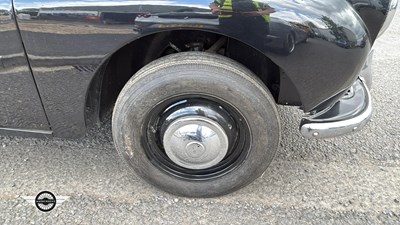 Lot 49 - 1954 MORRIS MINOR