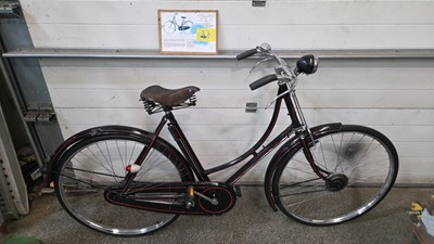 Lot 465 - LADIES VINTAGE RALEIGH BICYCLE