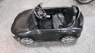 Lot 108 - AUDI TT RS CHILD'S ELECTRIC CAR WITH MP3 PLAYER