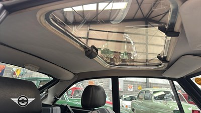 Lot 114 - 1981 MG B GT