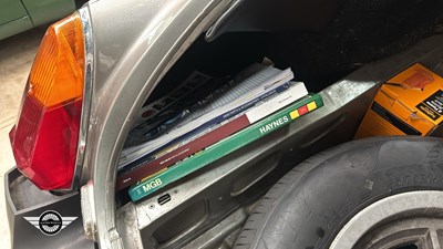 Lot 114 - 1981 MG B GT