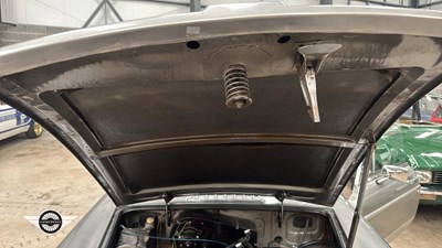 Lot 114 - 1981 MG B GT