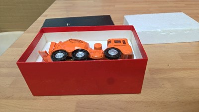 Lot 51 - BOXED READY MIX CONCRETE MIXER WAGON TABLE/ DESK LIGHTER