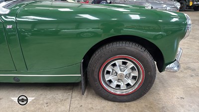 Lot 164 - 1976 MG MIDGET 1500