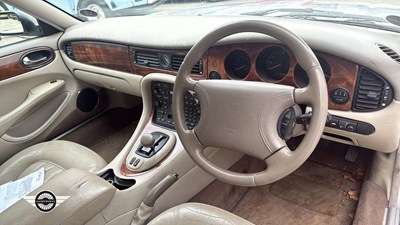 Lot 108 - 2000 JAGUAR XJ8 AUTO