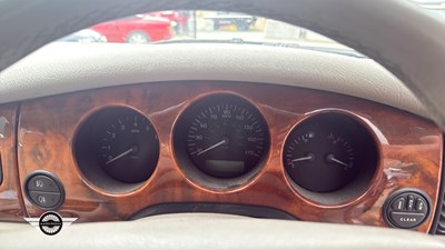 Lot 108 - 2000 JAGUAR XJ8 AUTO