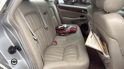 Lot 108 - 2000 JAGUAR XJ8 AUTO