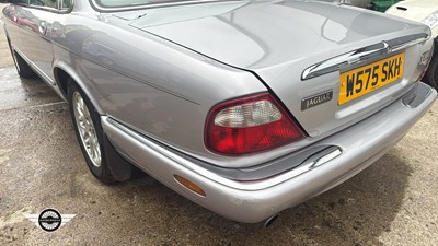 Lot 108 - 2000 JAGUAR XJ8 AUTO