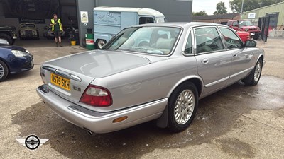 Lot 108 - 2000 JAGUAR XJ8 AUTO