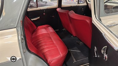 Lot 303 - 1958 AUSTIN A55