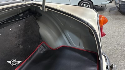 Lot 303 - 1958 AUSTIN A55