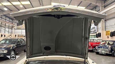 Lot 303 - 1958 AUSTIN A55