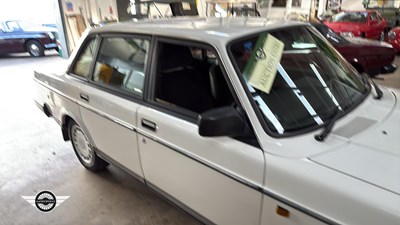 Lot 342 - 1991 VOLVO 240 GL
