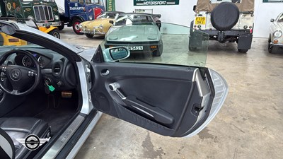 Lot 360 - 2006 MERCEDES SLK 55 AMG AUTO