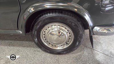 Lot 362 - 1971 WOLSELEY 18/85
