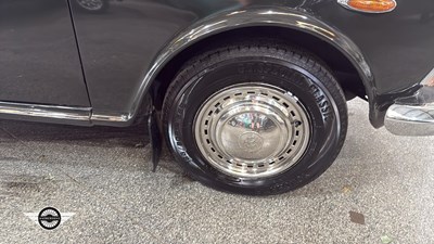 Lot 362 - 1971 WOLSELEY 18/85