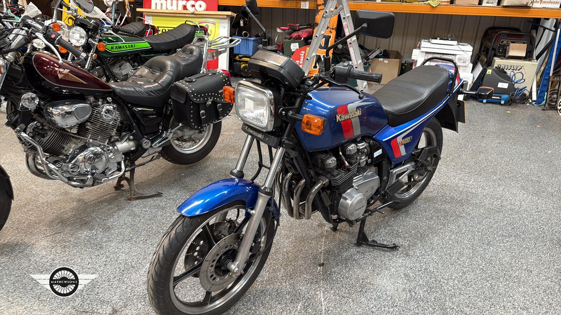 Lot 384 - 1984 KAWASAKI ZR 400-B1