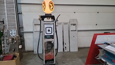 Lot 41 - AVERY HARDOLL PETROL PUMP PART RESTORATION WITH BENZOLE GLOBE