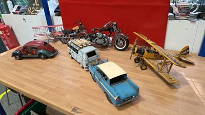 Lot 87 - BOX OF TIN PLATE MODELS