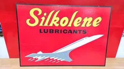 Lot 251 - WOODEN HAND PAINTED SILKOLENE OIL SIGN 28" X 20"