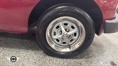 Lot 386 - 1979 MG B GT